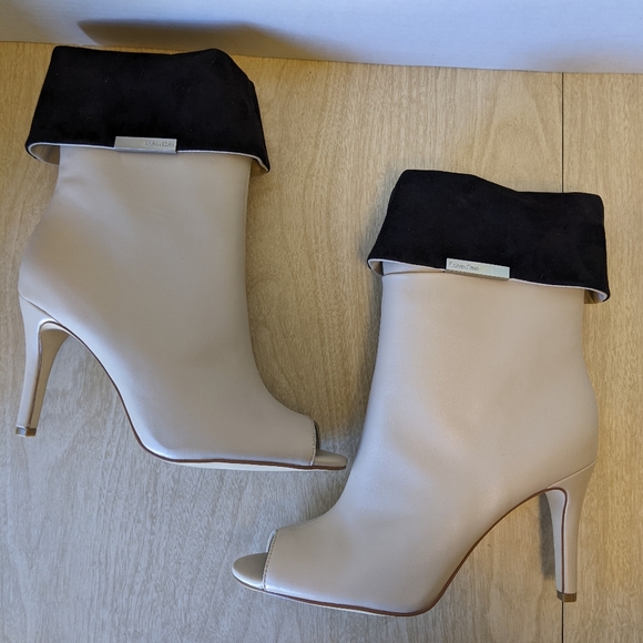 Calvin Klein Kaiya Nappa Black Suede Bone Off White Open Toe Booties siz… - Picture 5 of 15